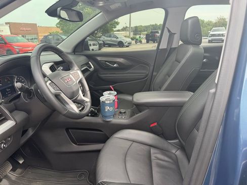 Used 2024 GMC Terrain SLT AWD/4WD image 5