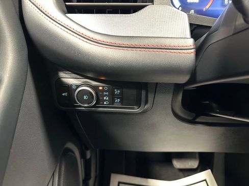 Used 2025 Ford Explorer ST-Line image 17