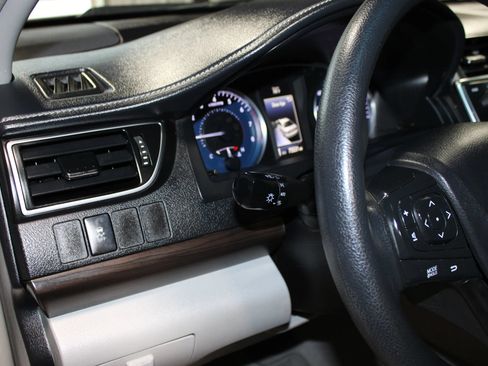Used 2016 Toyota Camry LE FWD image 20