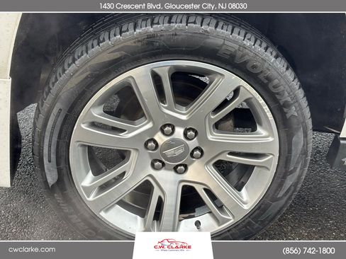 Used 2017 Cadillac Escalade Premium Luxury image 31