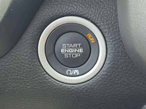 Used 2025 RAM 1500 Big Horn AWD/4WD image 16