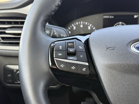 Used 2022 Ford Escape SE w/ SE Sport Appearance Package image 26