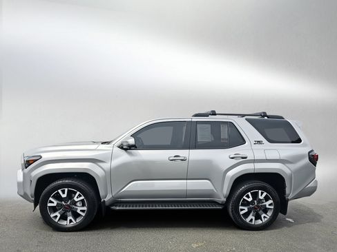 Used 2025 Toyota 4Runner TRD Sport Premium AWD/4WD image 2