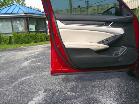 Used 2020 Honda Accord EX image 23