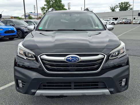 Used 2022 Subaru Outback Touring AWD/4WD image 2