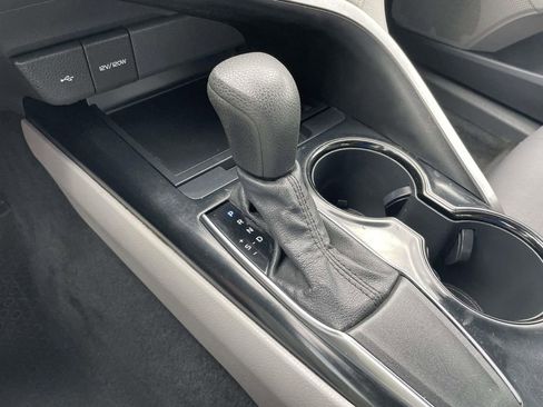 Used 2020 Toyota Camry LE image 40