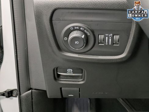 Used 2022 Jeep Grand Cherokee Overland w/ Luxury Tech Group IV AWD/4WD image 21
