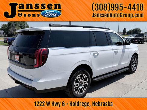 Used 2025 Ford Expedition Max Active AWD/4WD image 6