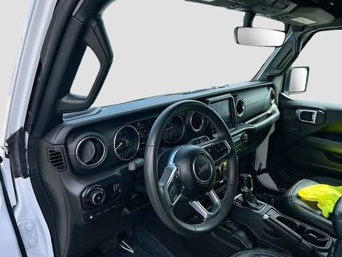 Used 2023 Jeep Wrangler Unlimited Sahara AWD/4WD image 6