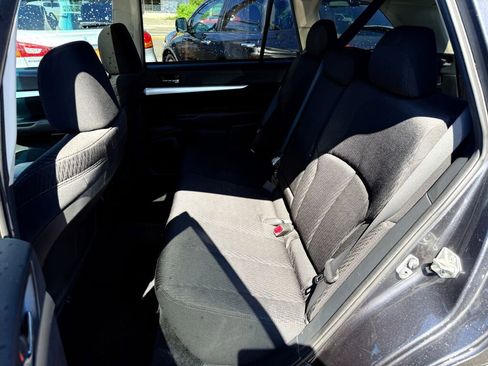 Used 2010 Subaru Outback 2.5i Premium AWD/4WD image 9
