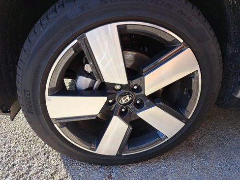 Certified 2025 Hyundai Santa Fe Limited image 2