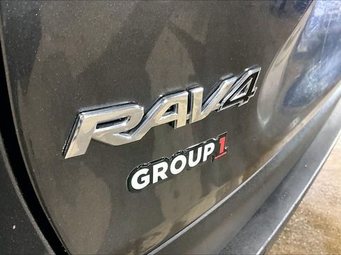 Used 2020 Toyota RAV4 XLE image 10