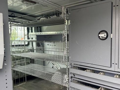 Used 2011 Chevrolet Express 2500 RWD image 20