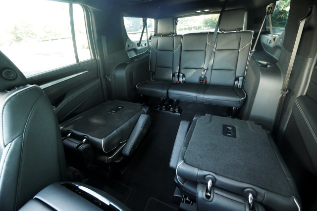 Used 2025 Cadillac Escalade ESV Sport AWD/4WD image 24