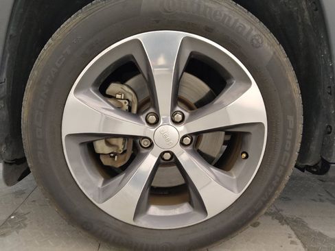 Used 2020 Jeep Cherokee Limited w/ Technology Group image 31