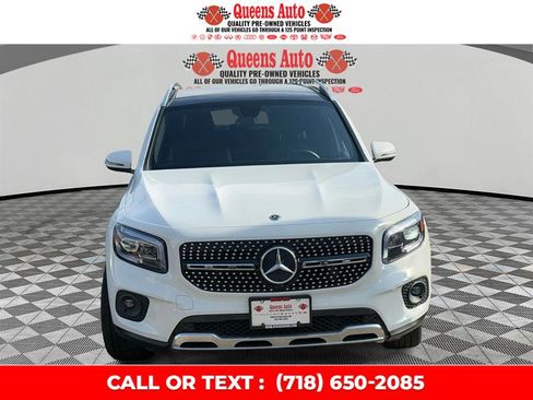 Used 2021 Mercedes-Benz GLB 250 4MATIC w/ Premium Package image 1