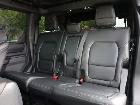 Used 2025 Ford Bronco Outer Banks image 9