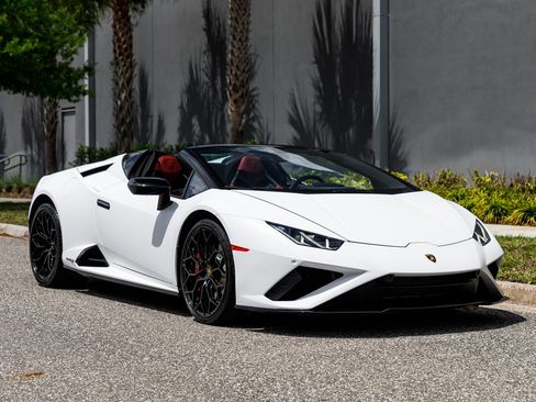 Used 2021 Lamborghini Huracan EVO RWD image 4