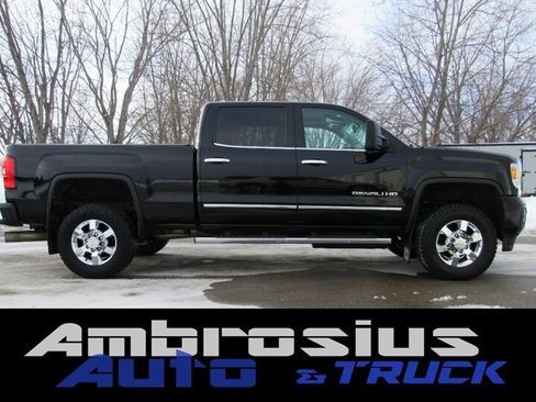 Used 2015 GMC Sierra 2500 Denali w/ Duramax Plus Package image 2