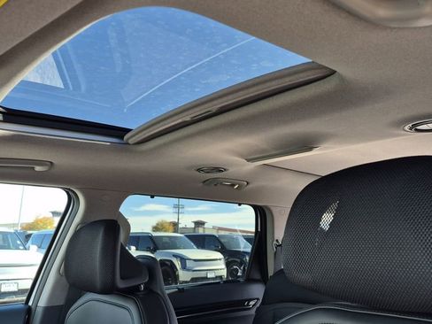 New 2026 Kia EV9 Land image 11