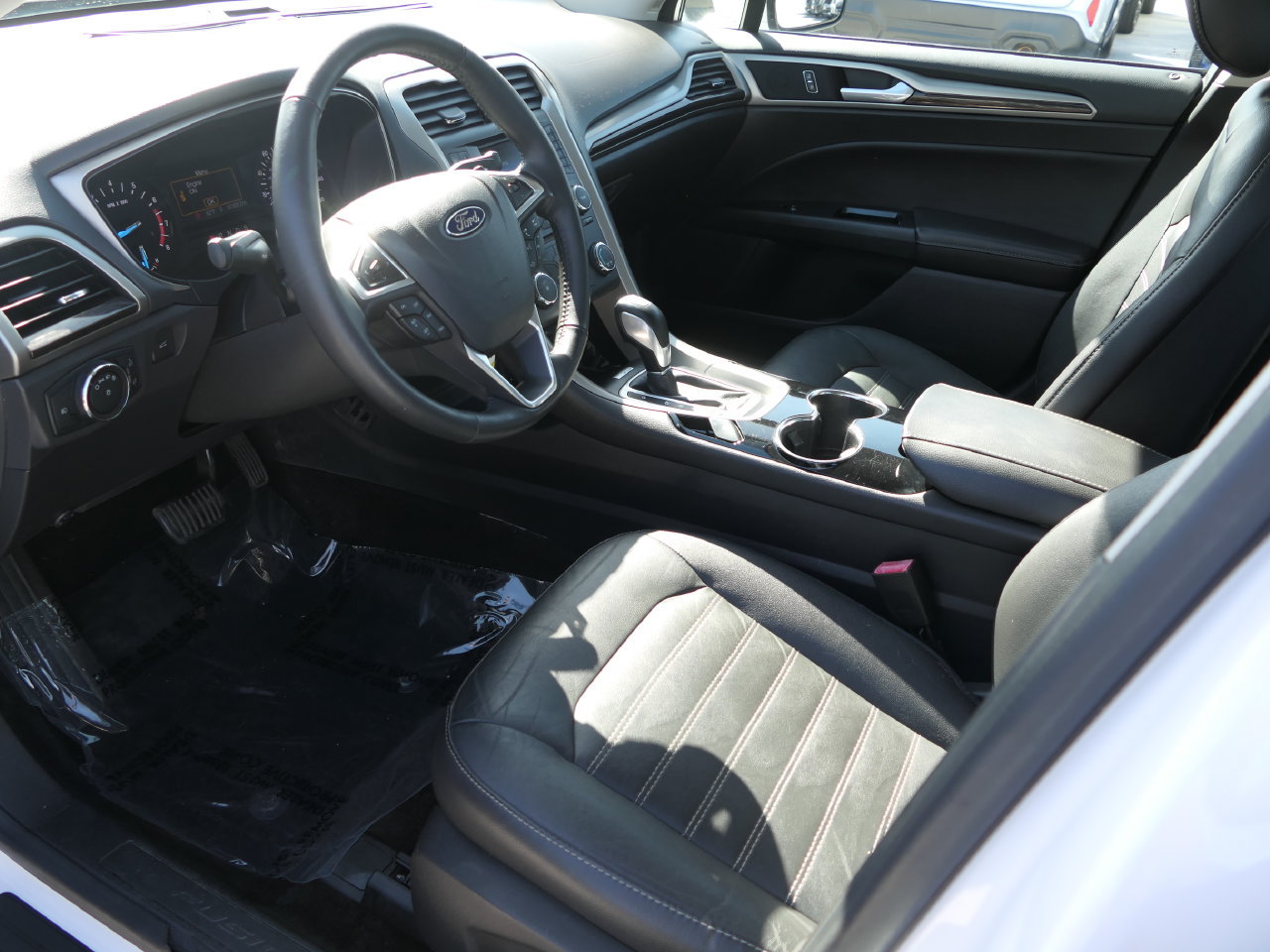 Used 2014 Ford Fusion SE w/ Equipment Group 202A FWD image 12