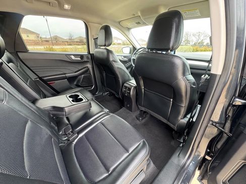 Used 2022 Ford Escape SEL w/ Technology Package FWD image 37