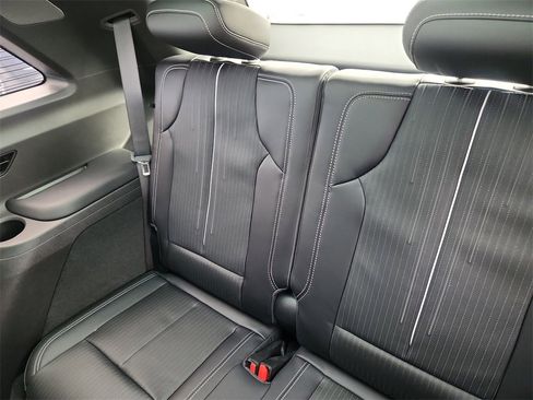 New 2026 Cadillac Vistiq Luxury image 22