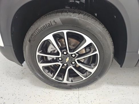 Used 2024 Chevrolet TrailBlazer LT w/ Driver Confidence Package FWD image 9