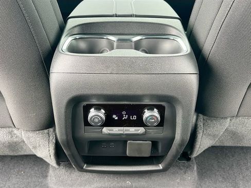 New 2026 GMC Acadia Elevation image 18