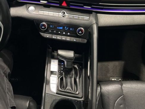 Used 2023 Hyundai Elantra Limited w/ Cargo Package image 10