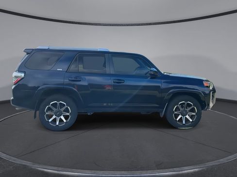 Used 2015 Toyota 4Runner SR5 RWD image 9