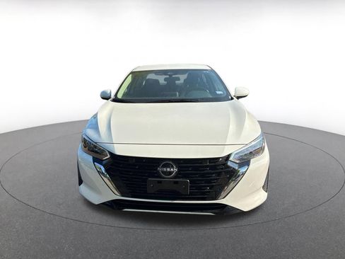 Used 2025 Nissan Sentra SV image 3