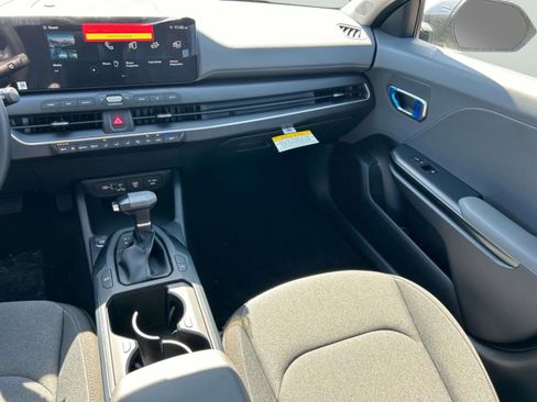 New 2025 Kia K4 LXS image 13