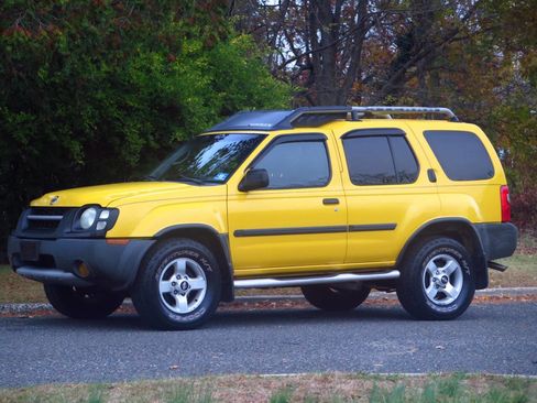 Used 2004 Nissan Xterra XE image 1