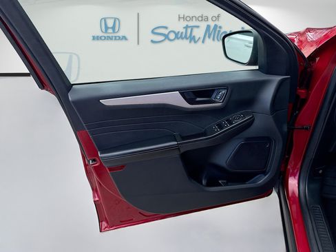 Used 2022 Ford Escape SE image 20