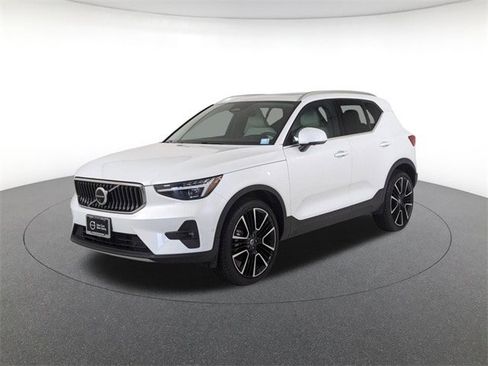 Certified 2024 Volvo XC40 B5 Ultimate w/ Protection Package Premier image 1