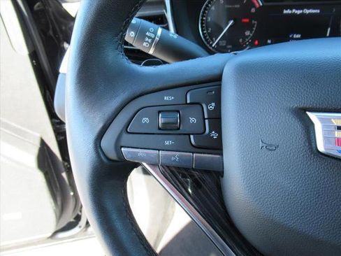 Used 2025 Cadillac XT6 Premium Luxury image 17