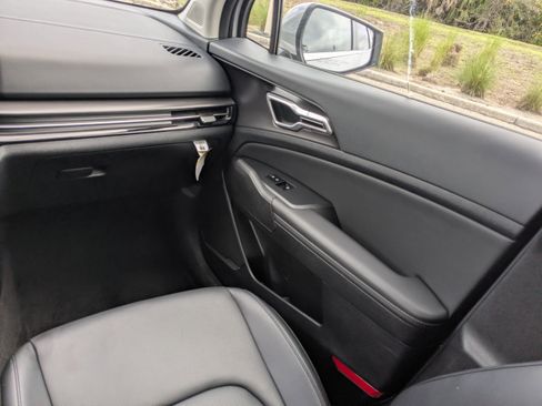 Used 2026 Kia Sportage EX image 19