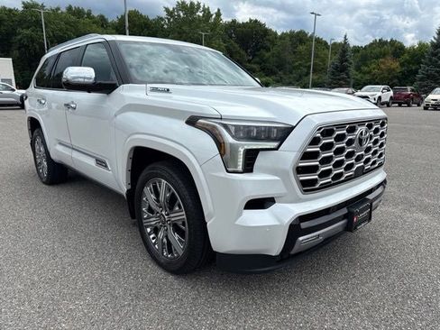 Used 2026 Toyota Sequoia Capstone AWD/4WD image 2