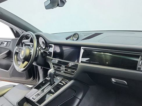 Used 2022 Porsche Macan image 26