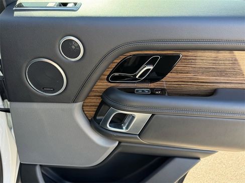 Used 2018 Land Rover Range Rover HSE image 20