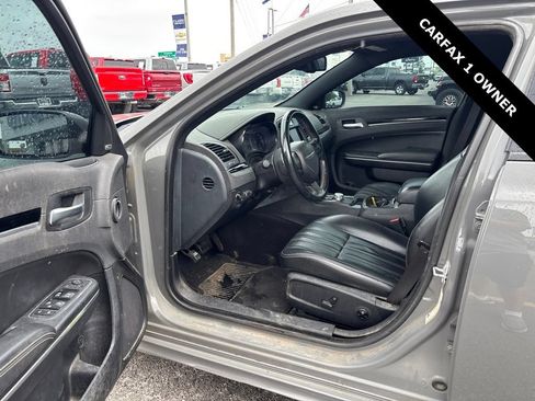Used 2018 Chrysler 300 S w/ S Model Appearance Package RWD image 5