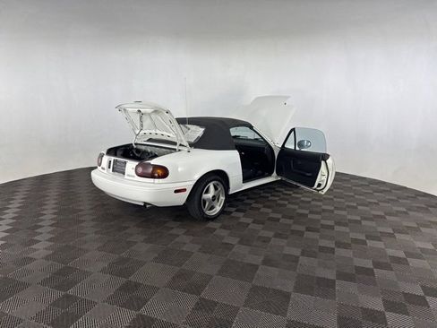 Used 1990 MAZDA MX-5 Miata image 14