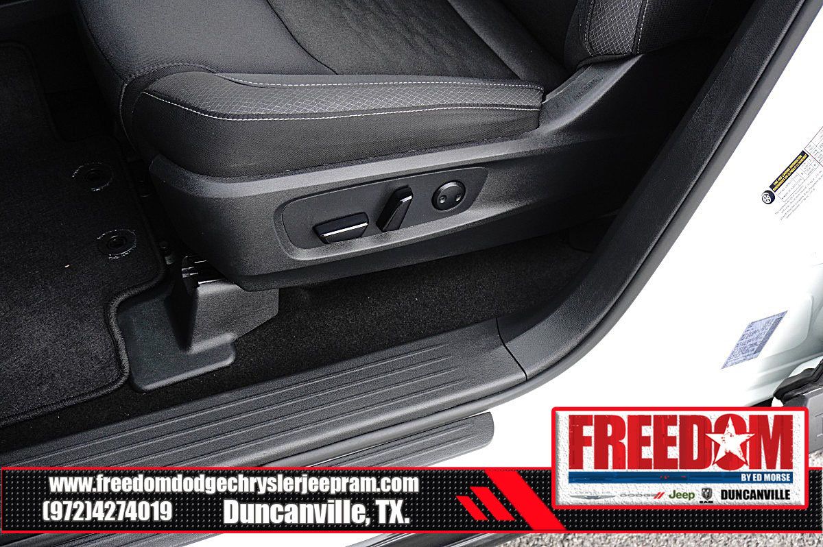 Used 2024 Nissan Pathfinder SV FWD image 38
