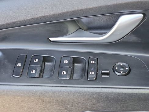 Used 2022 Hyundai Elantra Limited FWD image 32