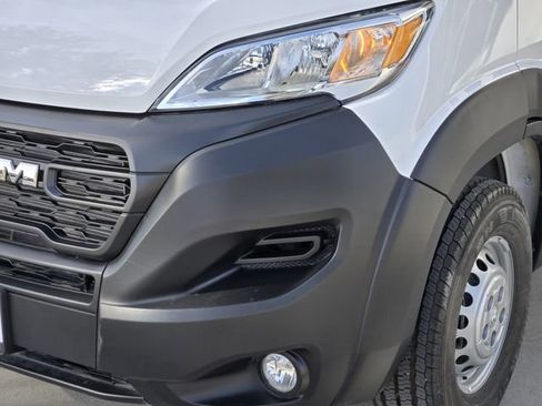 Used 2025 RAM ProMaster 2500 w/ Convenience Group image 9