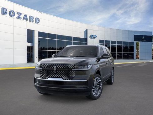 New 2025 Lincoln Navigator Reserve image 2