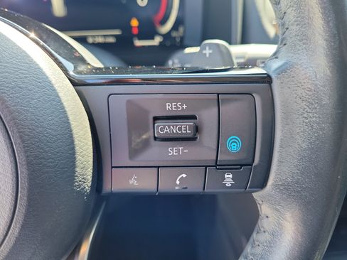 Used 2021 Nissan Rogue Platinum FWD image 18