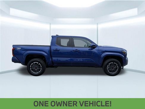 Used 2025 Toyota Tacoma TRD Sport AWD/4WD image 8