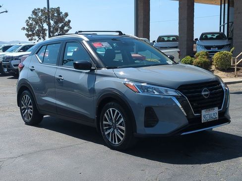 Certified 2023 Nissan Kicks SV image 3